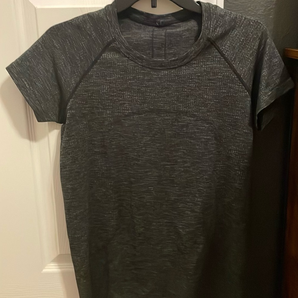 Lululemon grey short sleeve swiftly tech